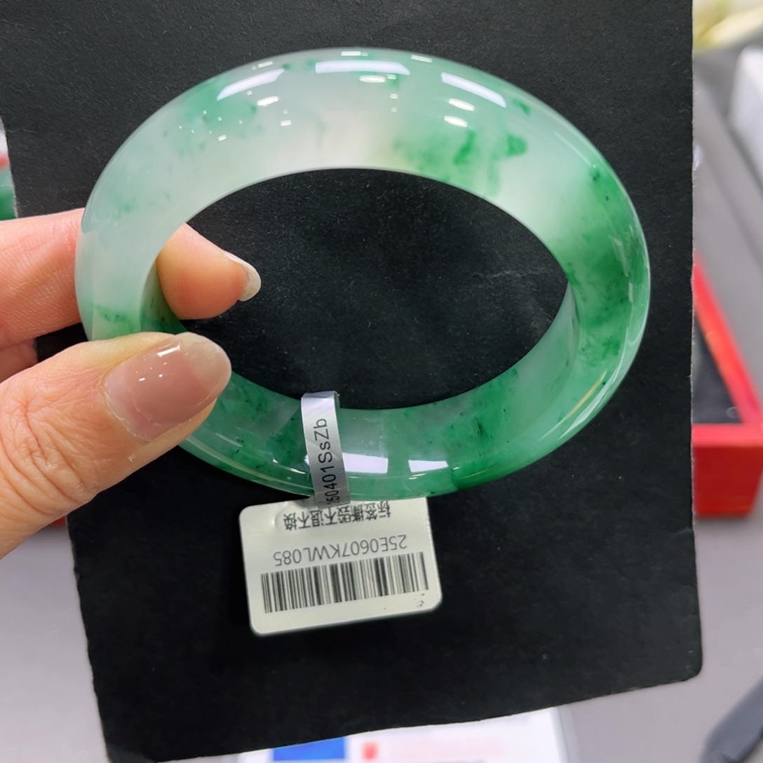 黙***石英质玉（非洲翠）未镶嵌手镯➕小玥56