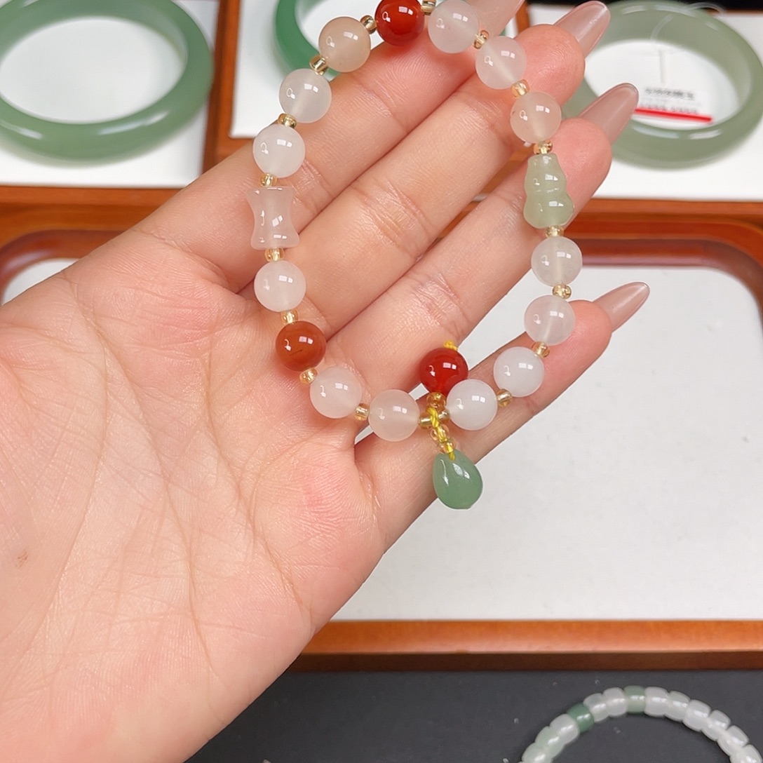 东陵石未镶嵌手链