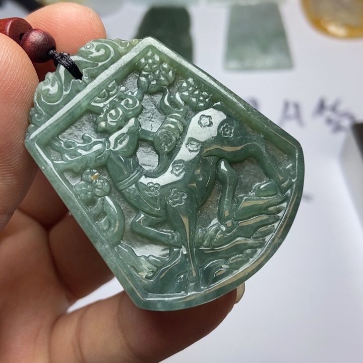 翡翠未镶嵌颈饰翡翠