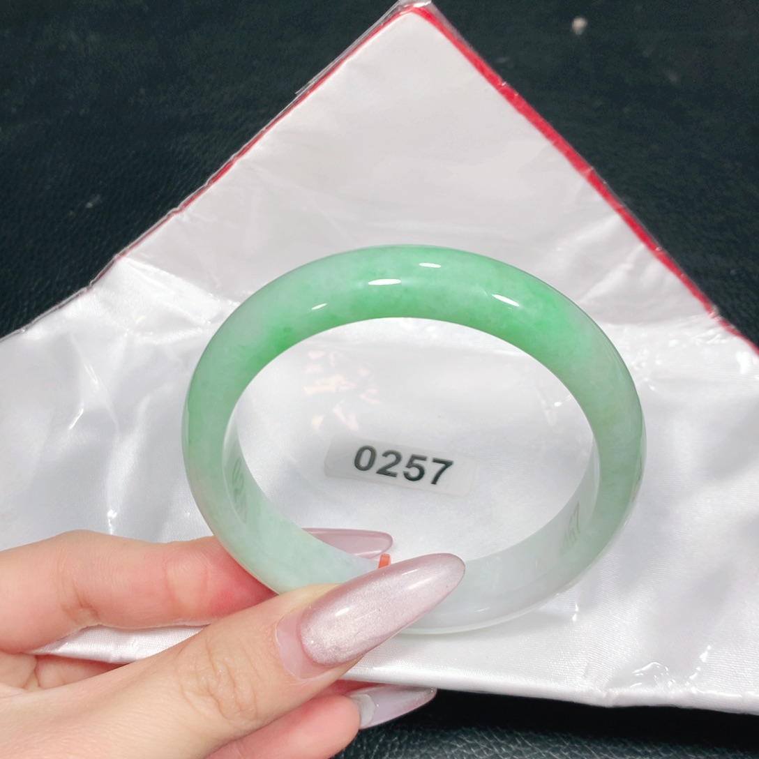 翡翠未镶嵌手镯0257-04