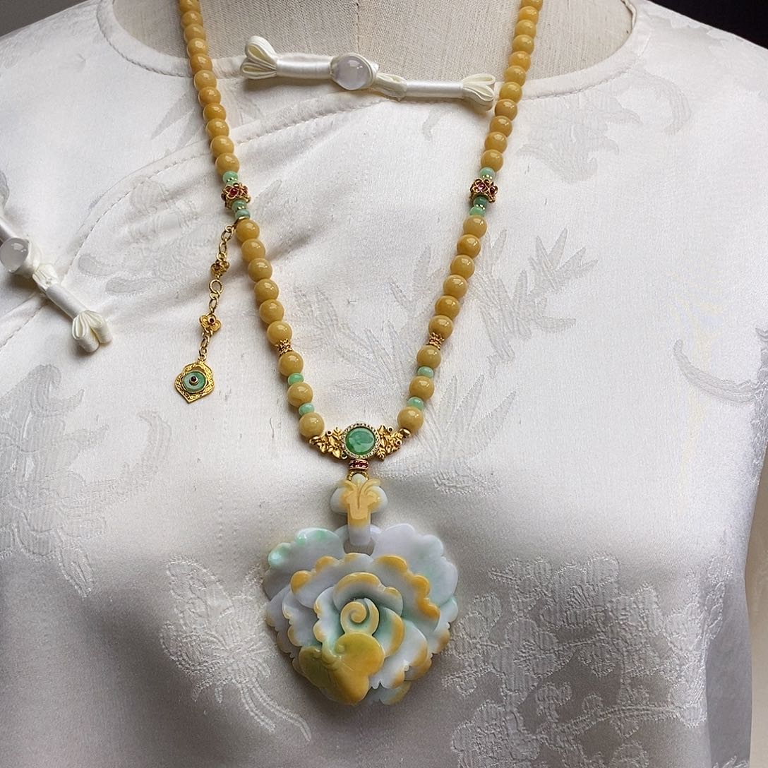 翡翠颈饰未镶嵌天然