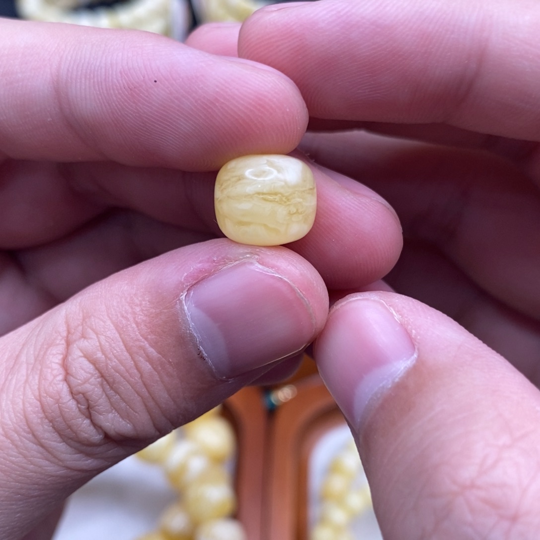 三***一蜜蜡未镶嵌珠宝奇石