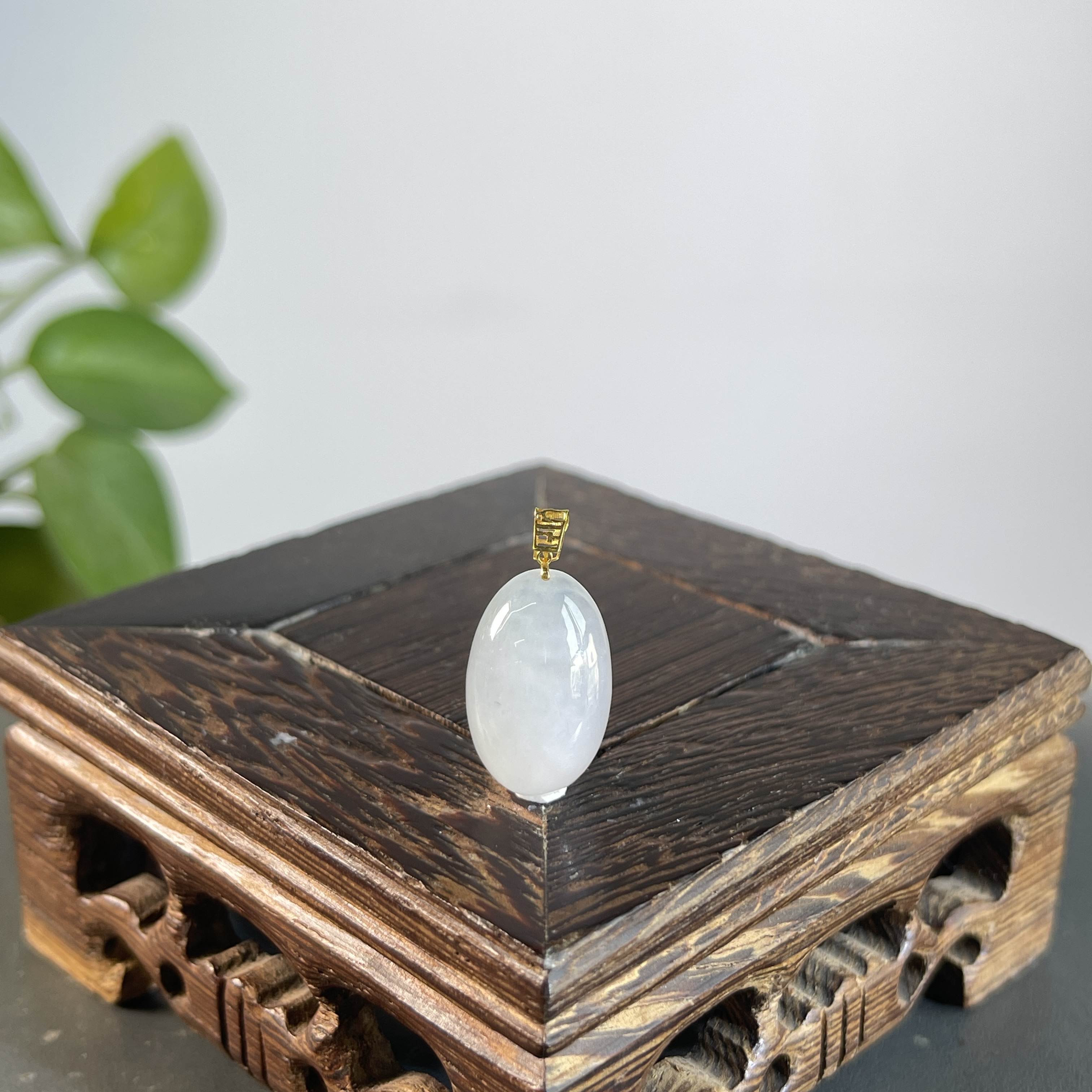 JCA23-013 天然翡翠缅甸A货 18K扣蛋面吊坠