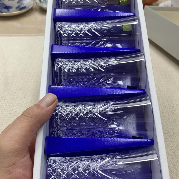 瓷片这首单曲的歌很