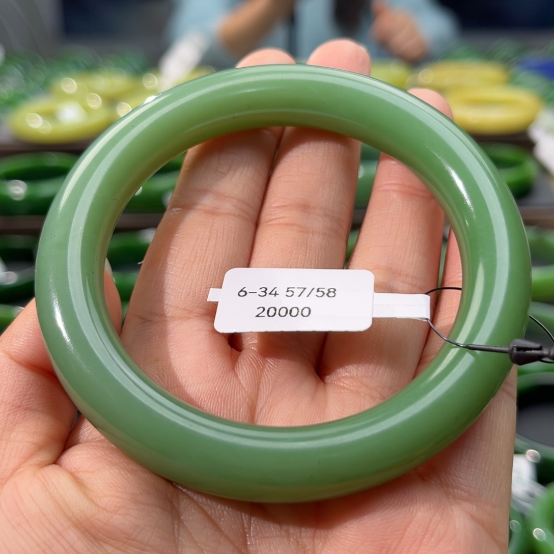 和田玉（碧玉）手镯未镶嵌