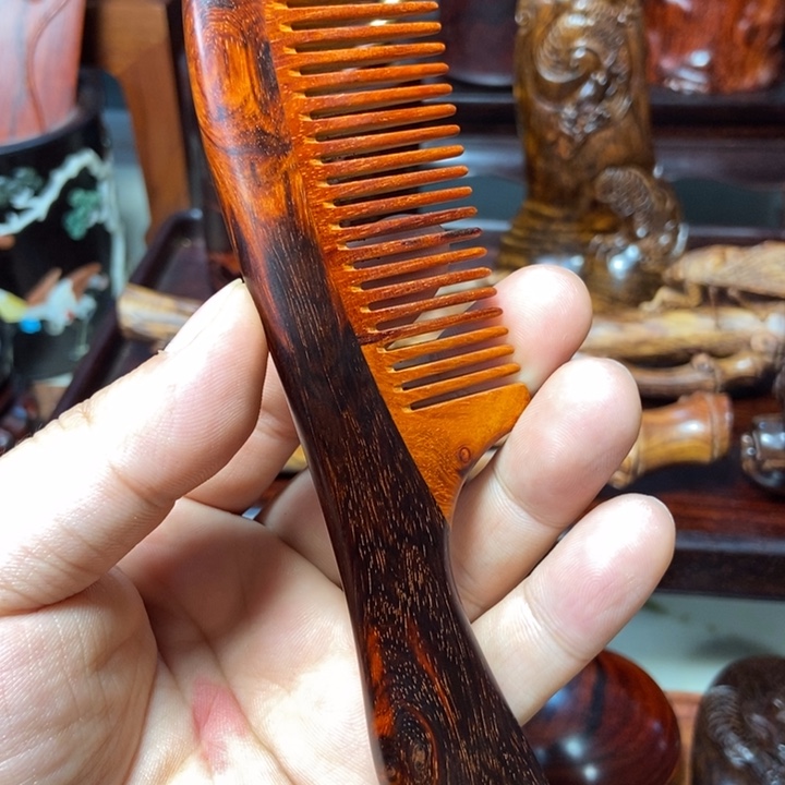 檀香紫檀（小叶紫檀）梳子