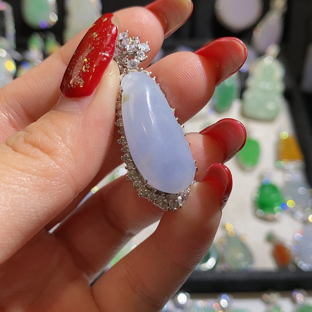 翡翠颈饰银S925镶嵌天然翡翠