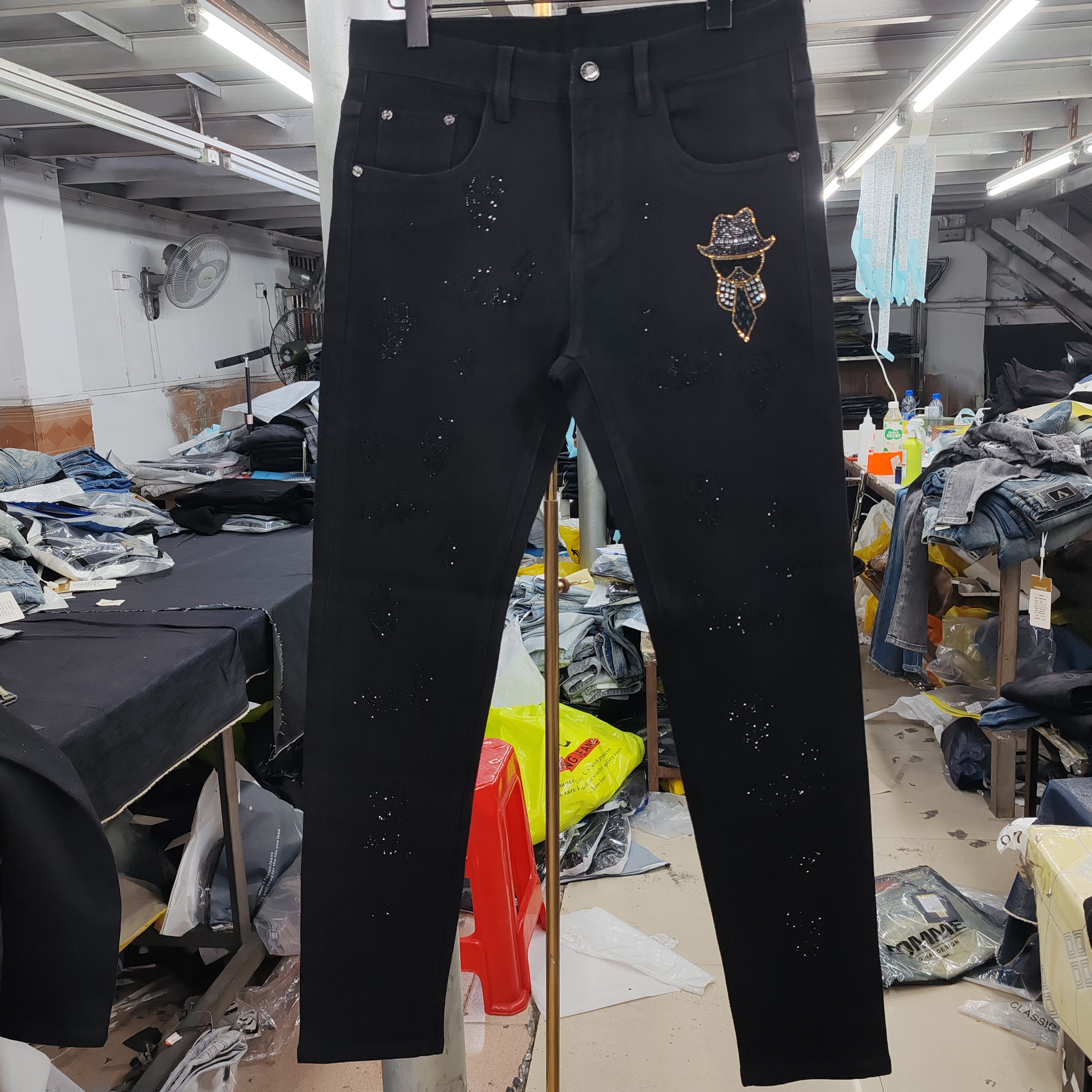 纯黑提花2025秋冬厚款烫钻欧版修身水洗牛仔男士修身弹力显瘦长裤