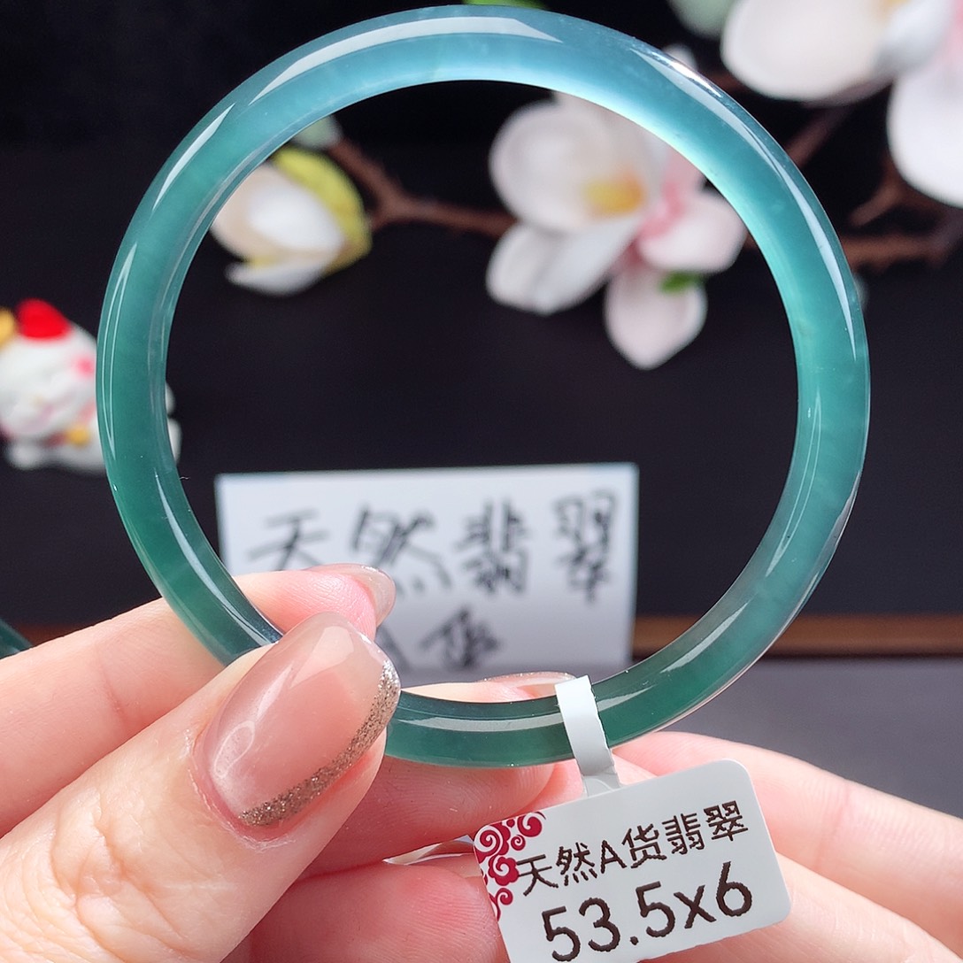 翡翠手镯（圆镯）未镶嵌