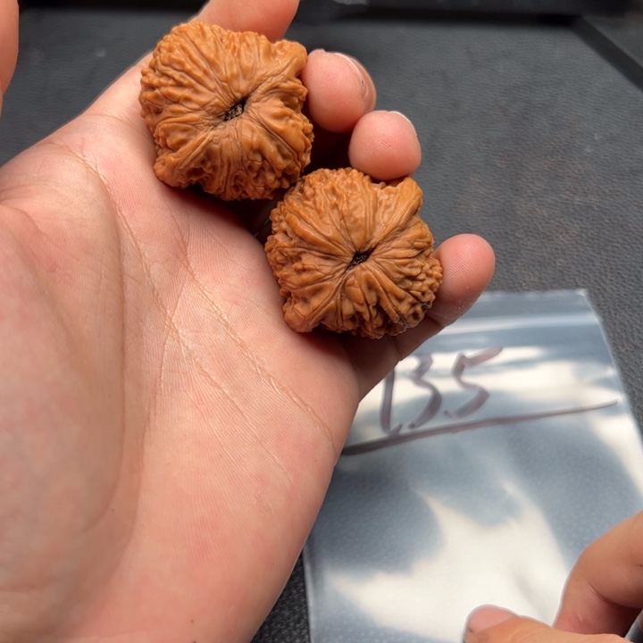 文玩核桃吊坠㴨*135号核桃