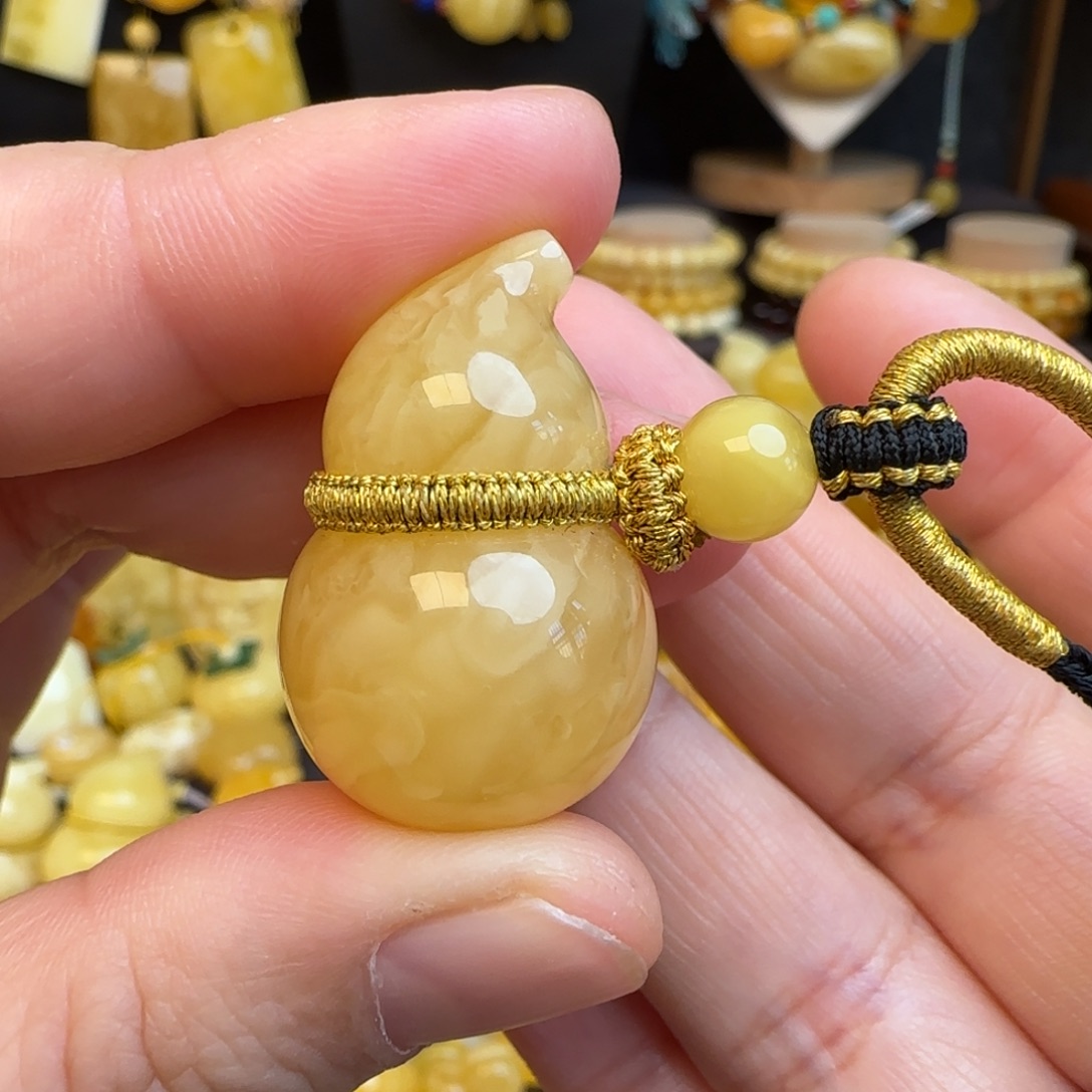 琥珀未镶嵌套链天然俄料浓蜡妖花蜜蜡葫芦吊坠