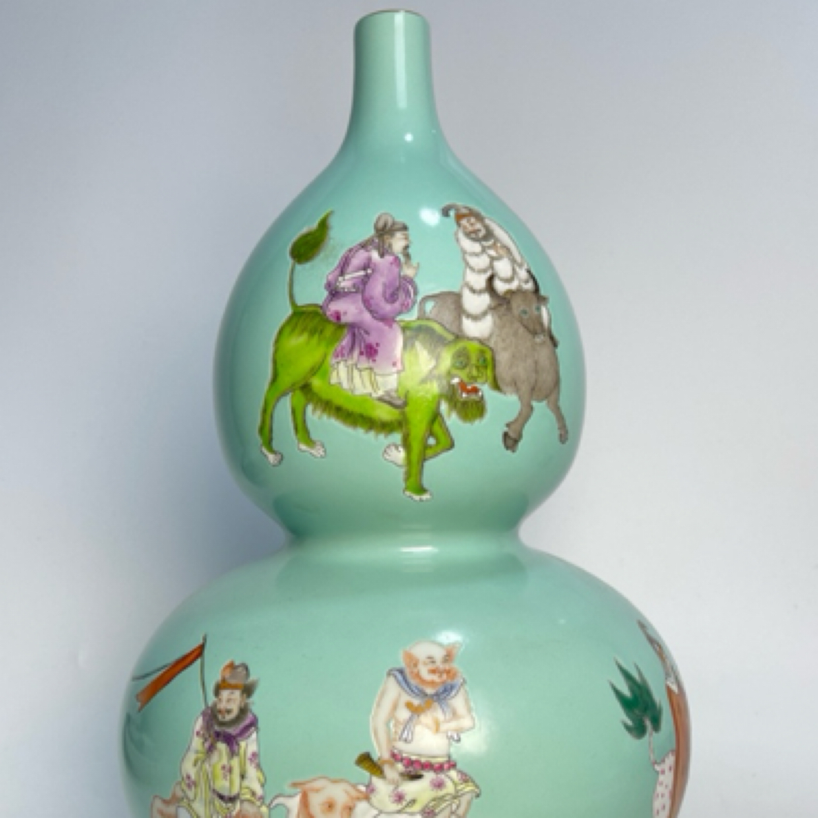 松石绿地粉彩八蛮进宝葫芦瓶 H8238