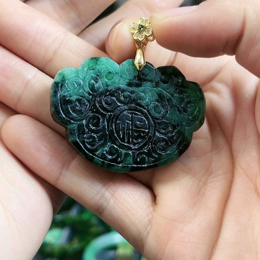 翡翠颈饰未镶嵌吊坠