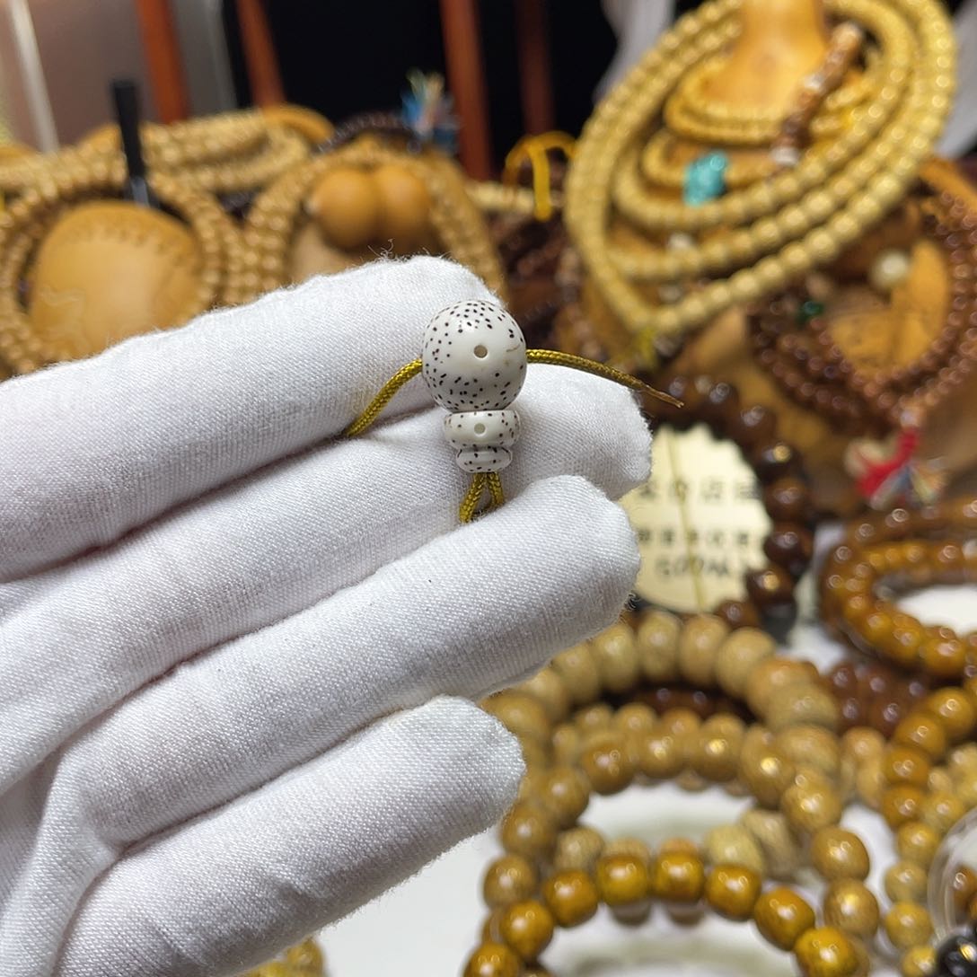 手串星月菩提雕刻三通大眼睛