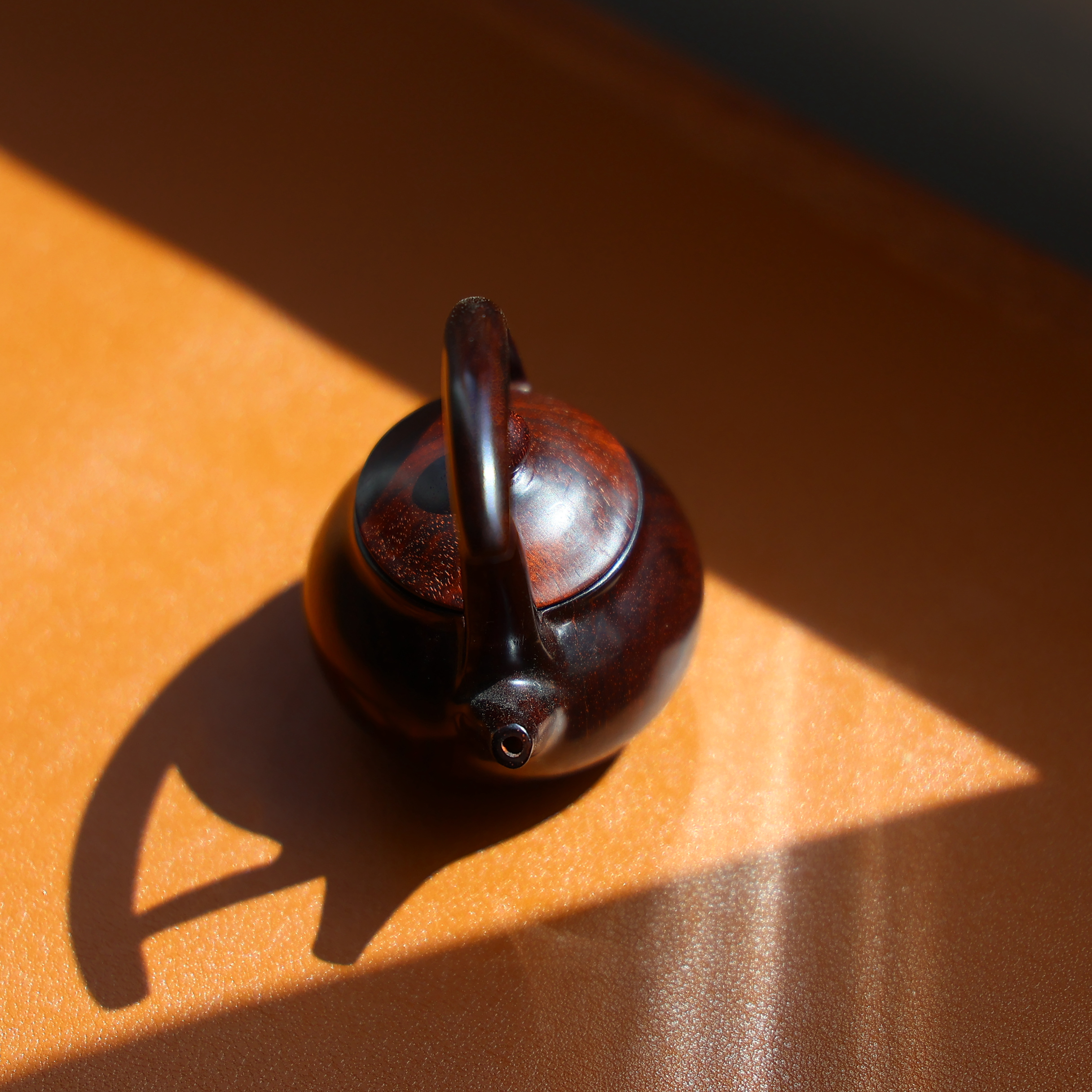 小叶紫檀手把件提梁壶摆件