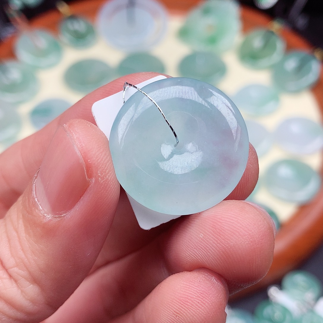 翡翠颈饰未镶嵌小平安扣