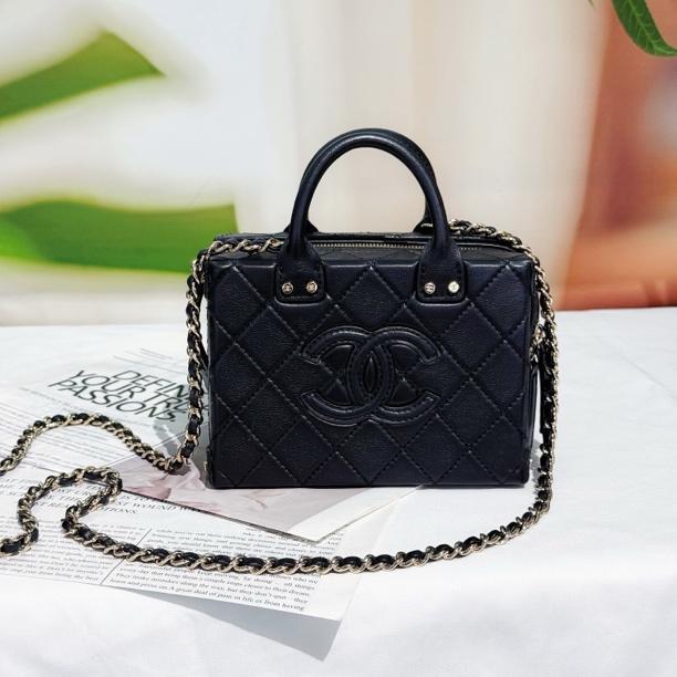 99新 Chanel/香奈儿 98香奈儿 22B牛皮相机包/复古黑