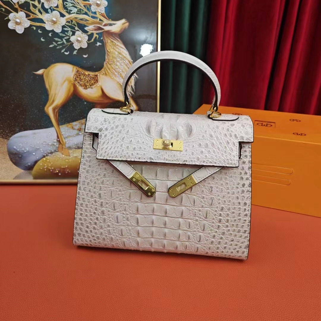 轻奢女包秋冬新款鳄鱼纹高级感法式单肩斜挎包时尚复古耐磨防水牛