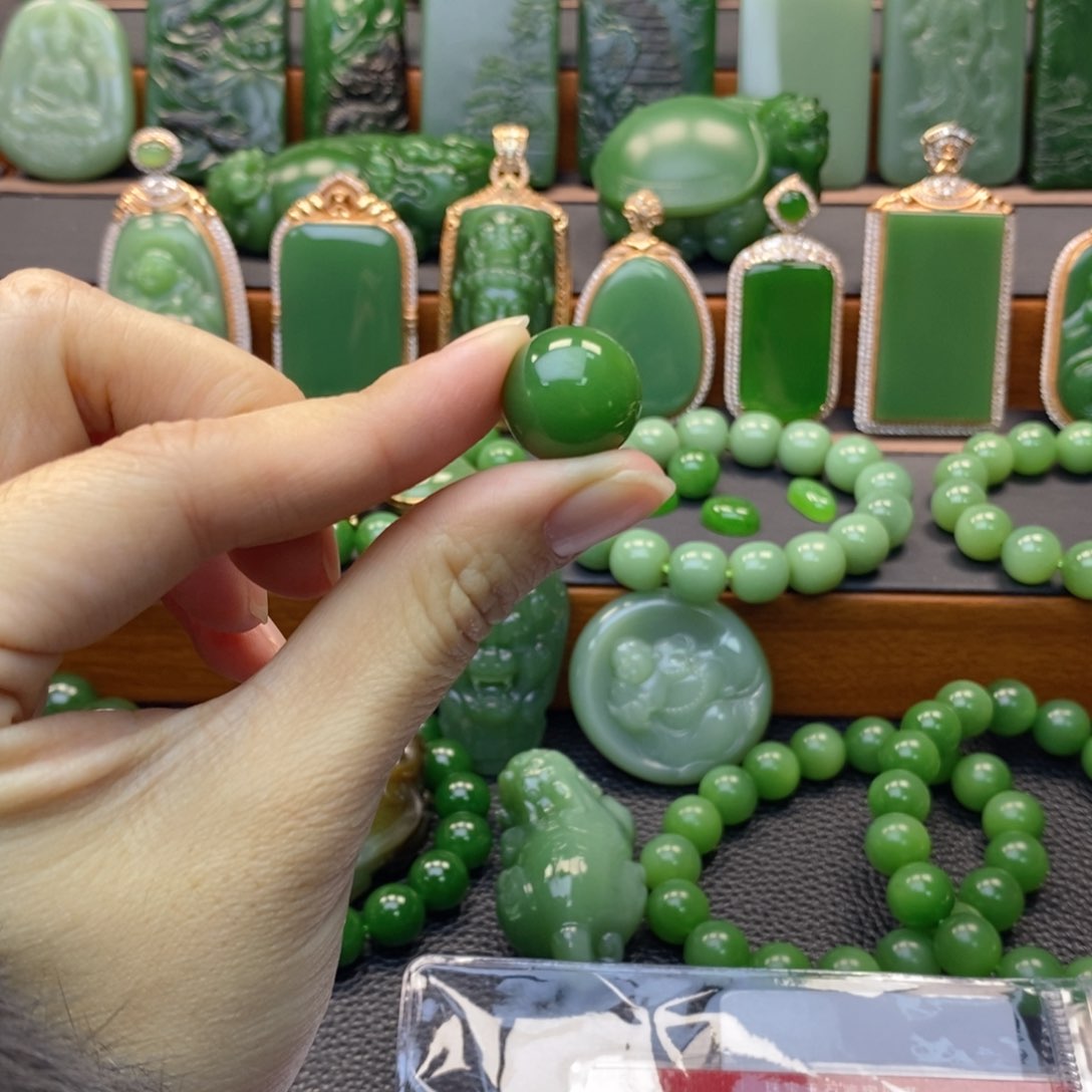 颈饰未镶嵌和田玉（碧玉）招***紫单珠卡16