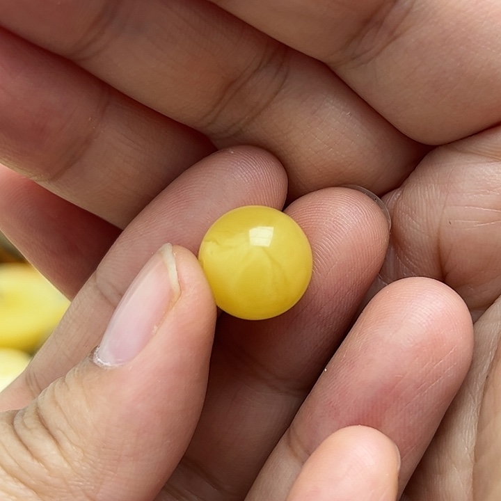 蜜蜡裸石未镶嵌13圆珠