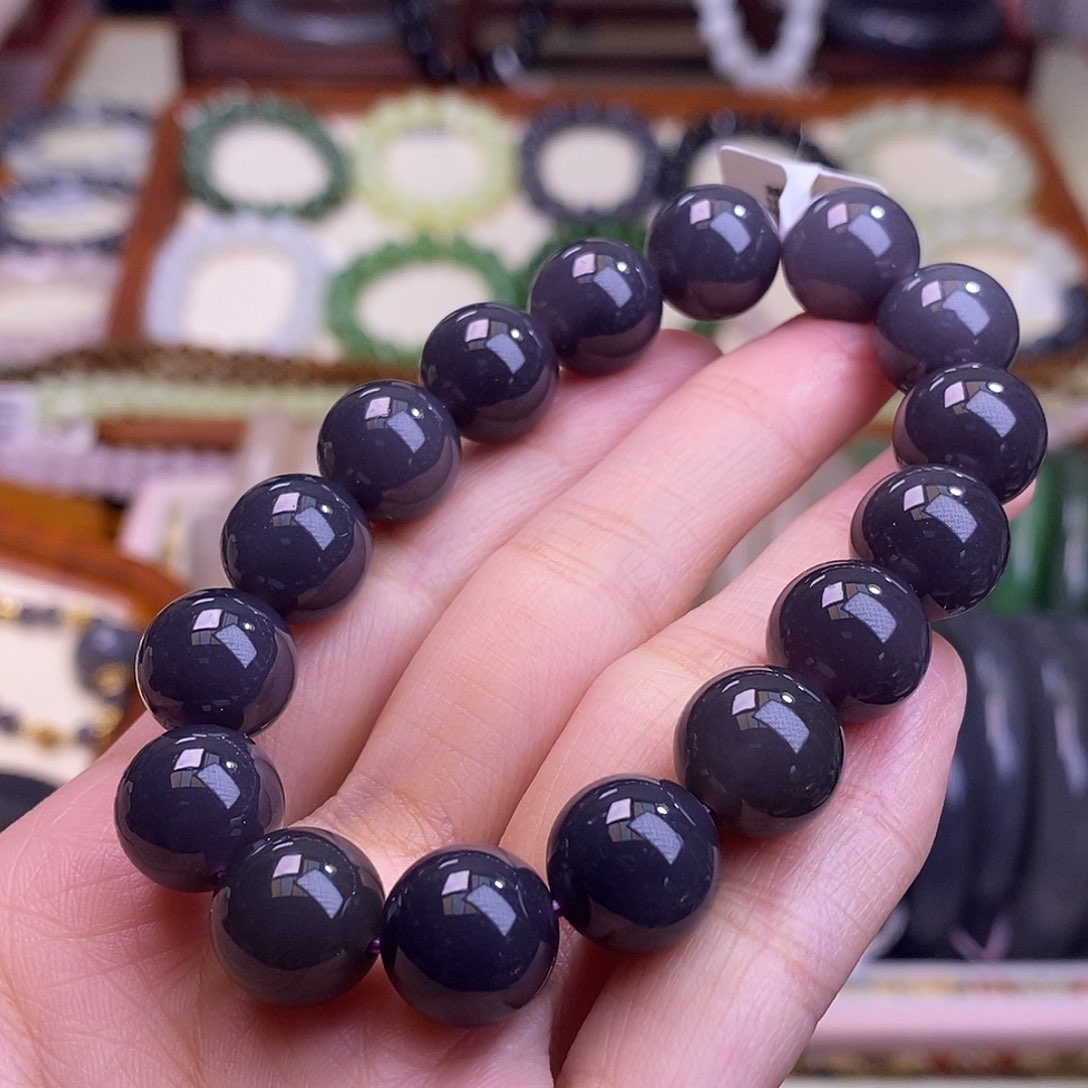 颈饰未镶嵌和田玉浓色老矿料烟紫手串12m