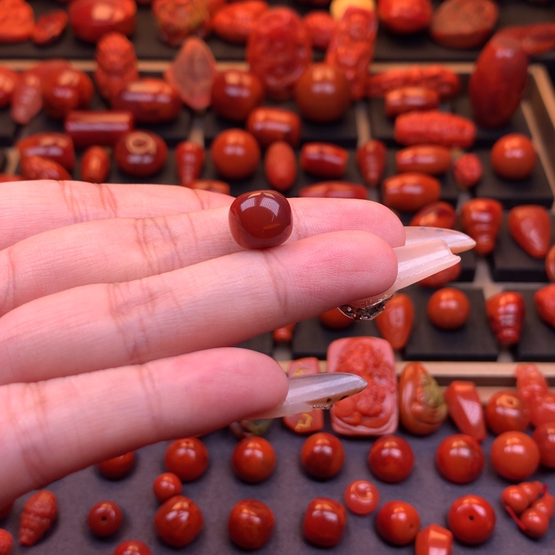 色***行南红玛瑙未镶嵌川料原矿老型单珠10.7mm