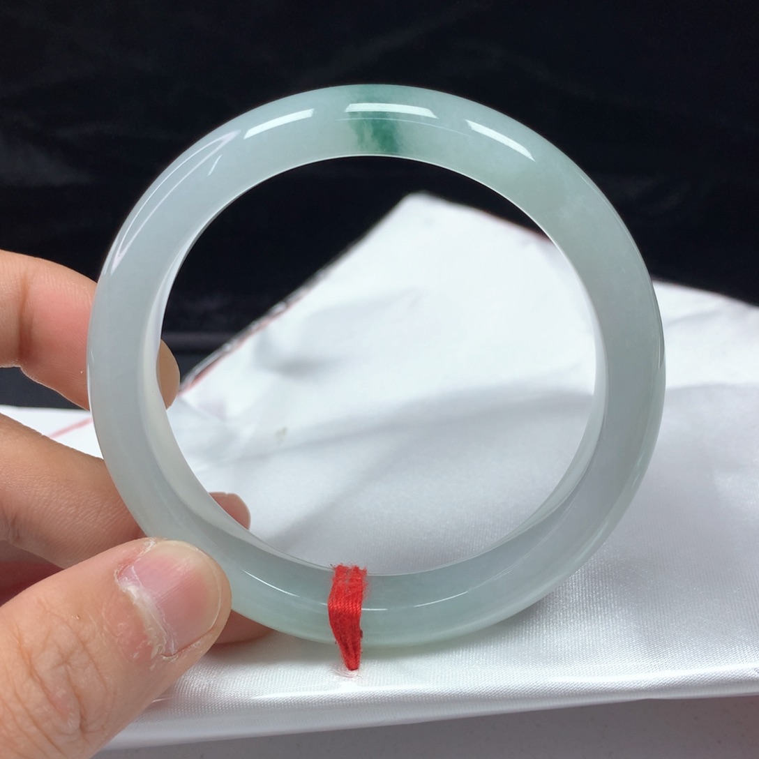 翡翠手镯（圆镯）未镶嵌56.7