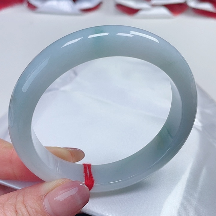 翡翠手镯未镶嵌缅甸翡翠