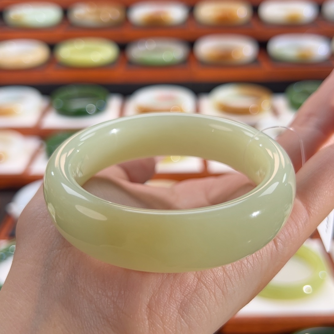 和田玉（黄玉）手镯未镶嵌