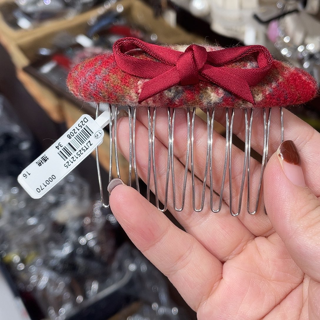 布艺非金属红色蝴蝶结