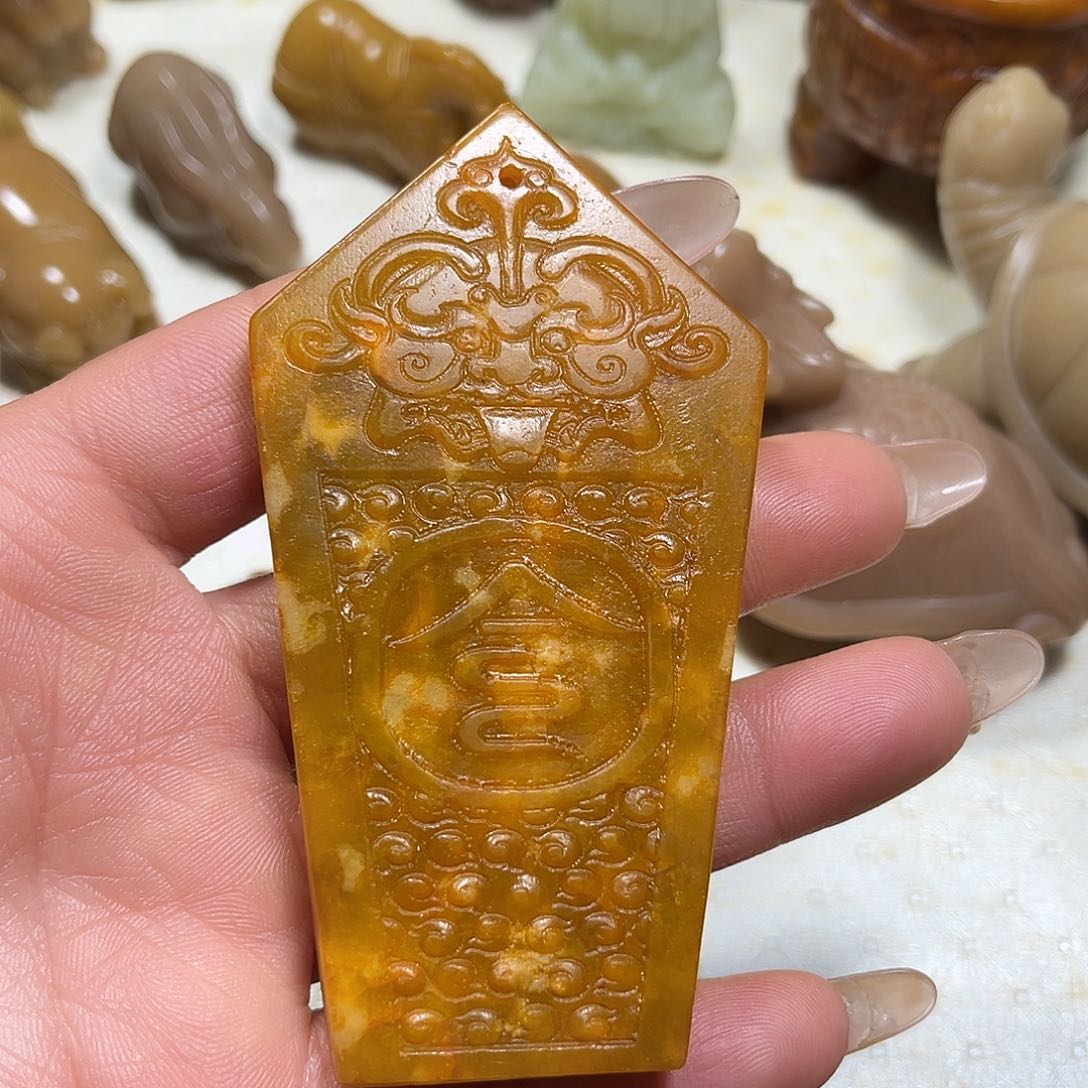 白玉菩提吊坠白玉菩提吊坠