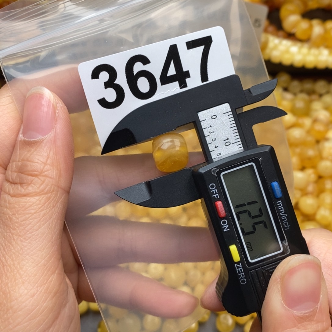 蜜蜡珠宝奇石未镶嵌