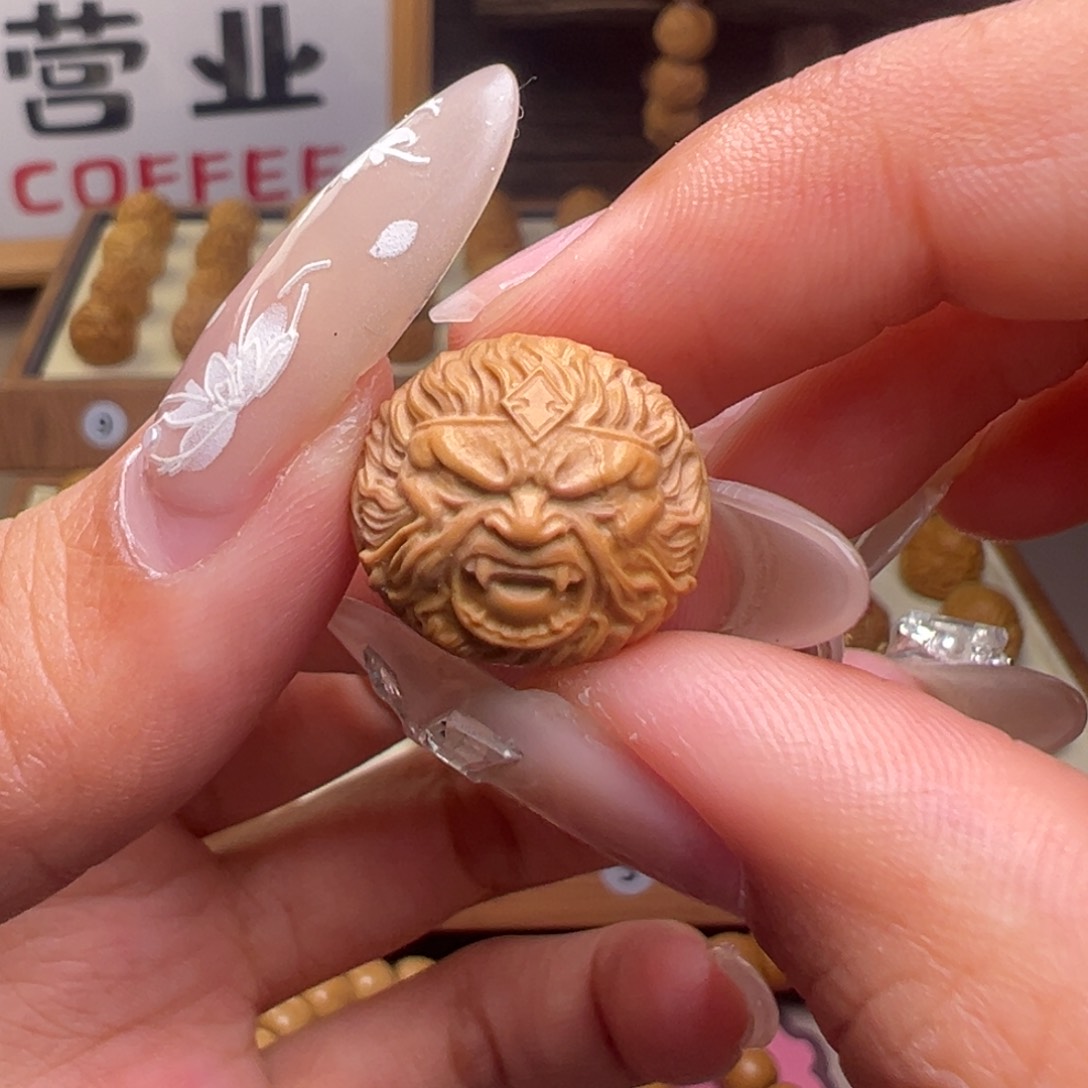 文玩核桃把件双面大圣16➕尺寸有正常封口线