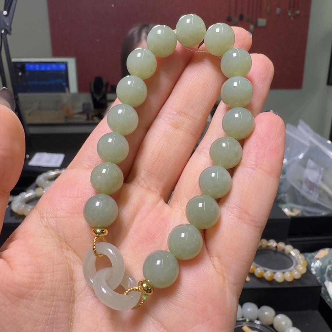 未镶嵌和田玉（糖玉）手链