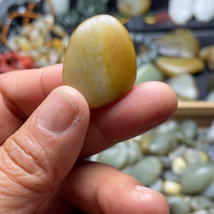 和田玉未镶嵌珠宝半成品