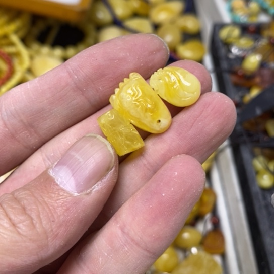 未镶嵌蜜蜡裸石吊坠