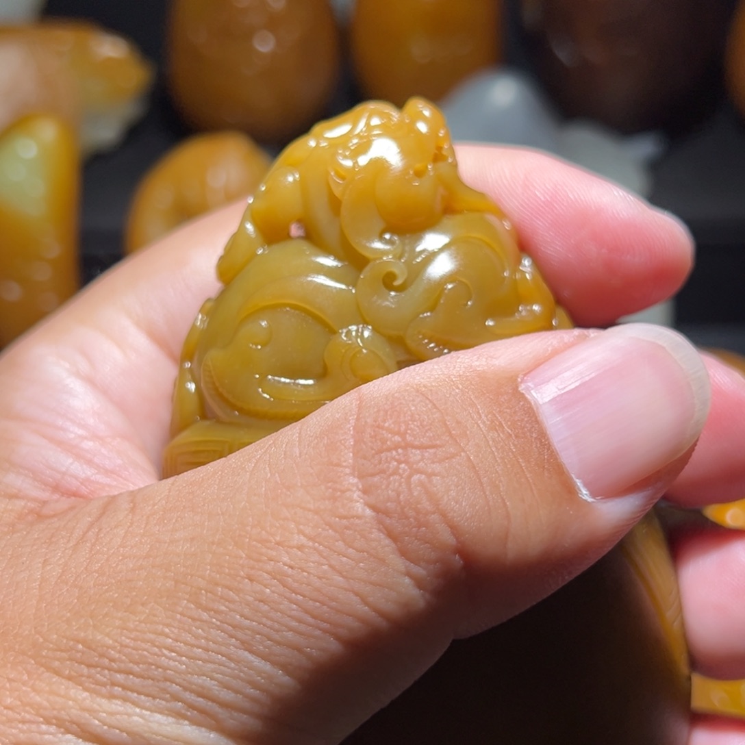 光***月和田玉未镶嵌颈饰