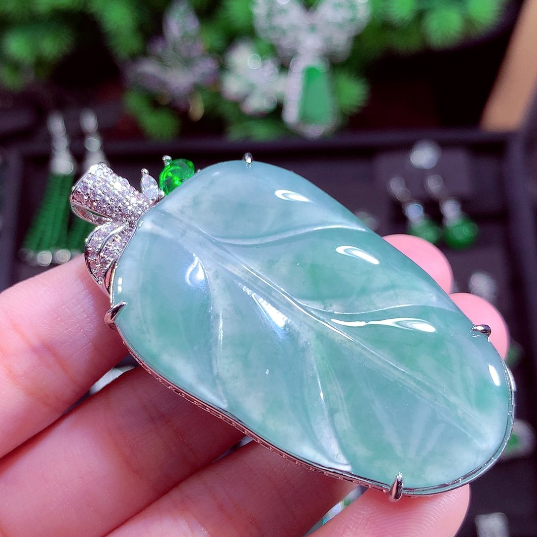 颈饰未镶嵌翡翠天然