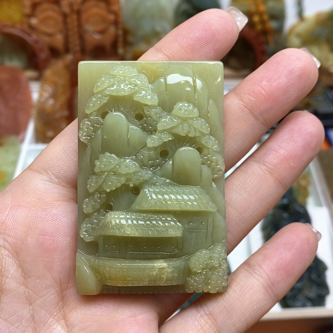 蛇纹石玉未镶嵌颈饰