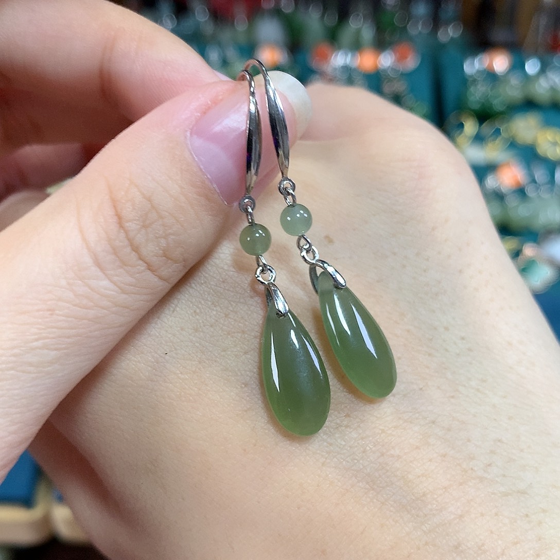 和田玉银S925镶嵌耳饰水滴卡17.6左右