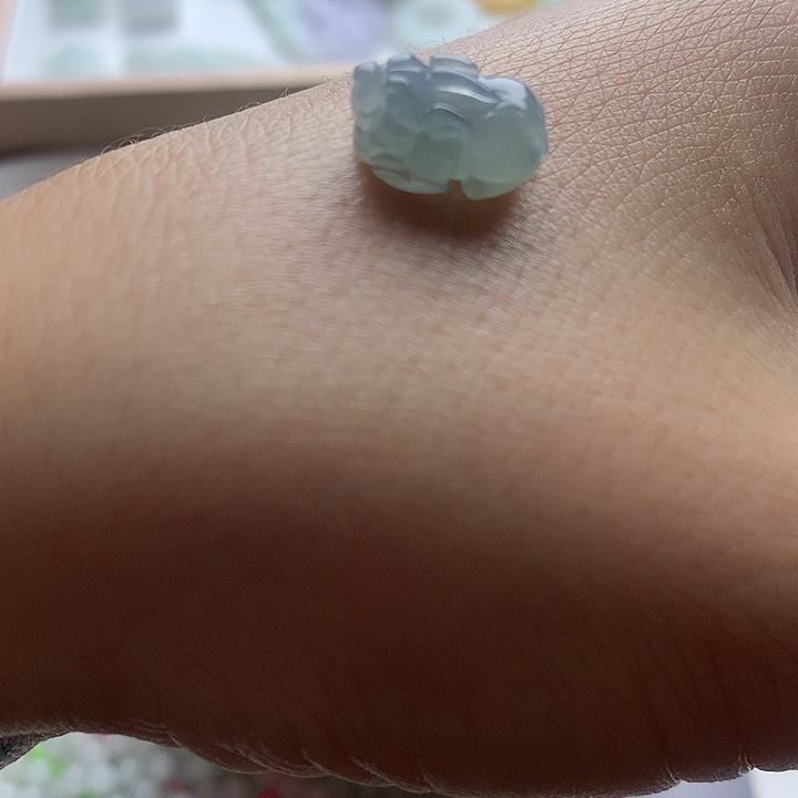 翡翠散珠长13天空蓝冰貔貅