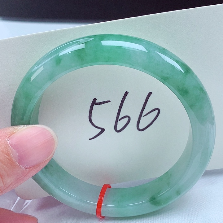 翡翠未镶嵌手镯翡翠