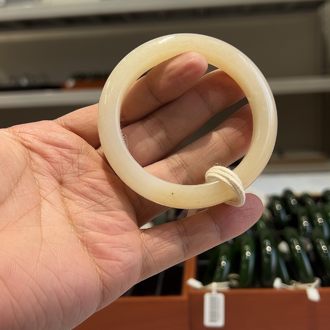 和田玉手镯未镶嵌花****铛藕粉手镯A0077-55