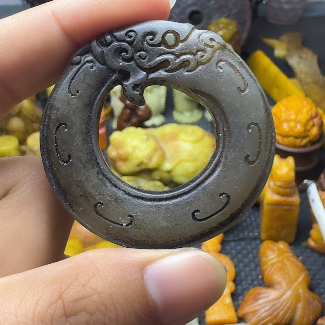 白玉菩提吊坠。。。