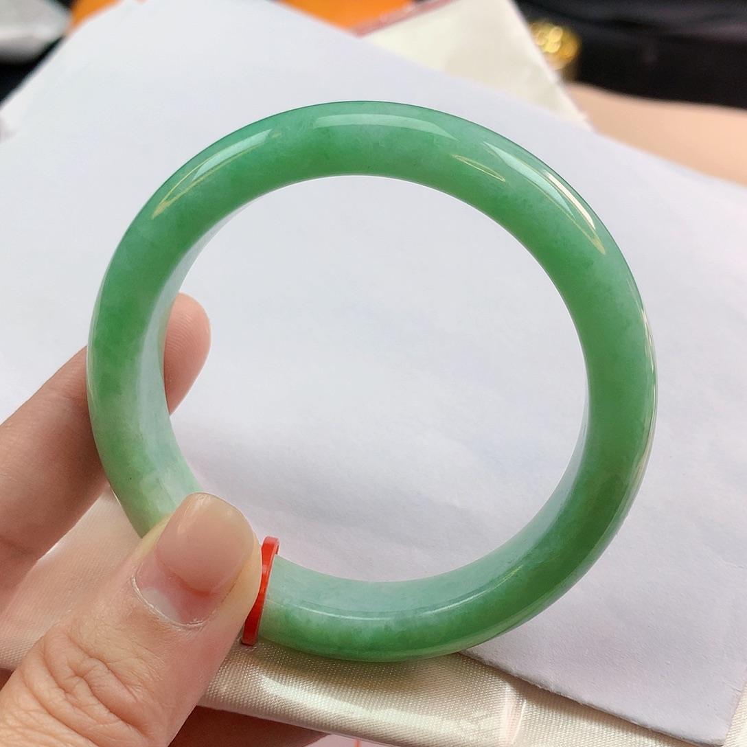 翡翠手镯未镶嵌55圈0493