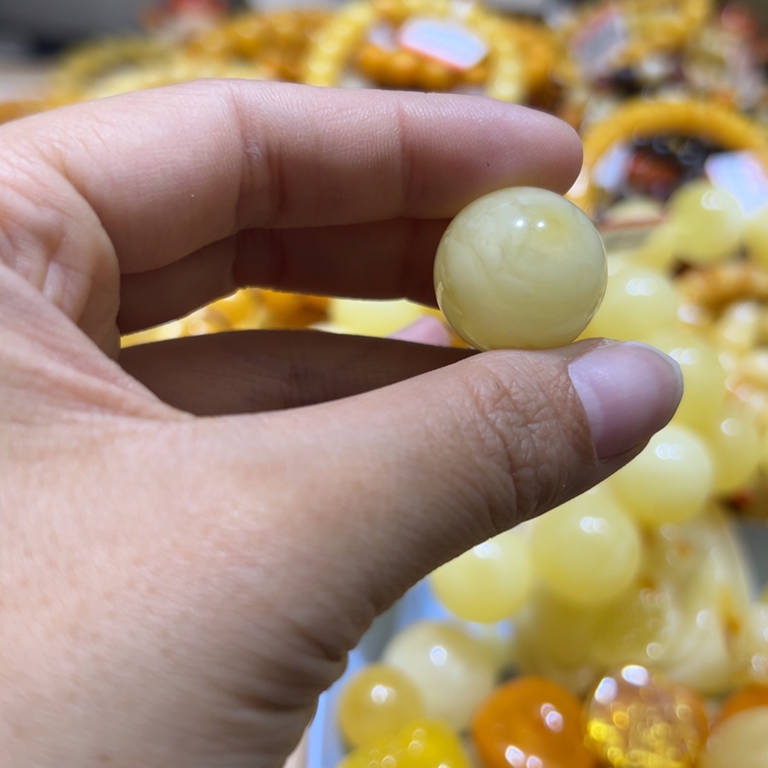 琥珀珠宝奇石未镶嵌