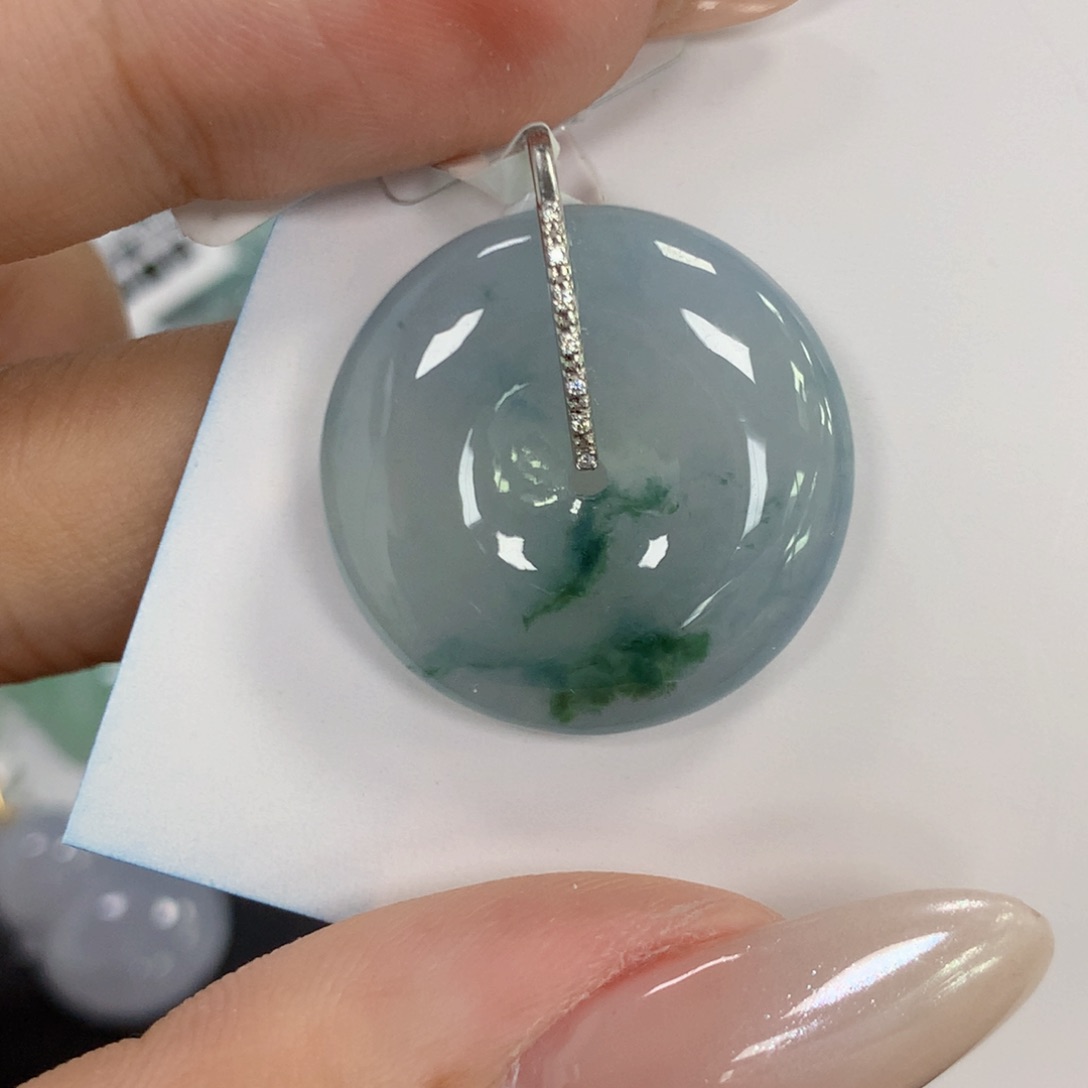 颈饰18K金镶嵌翡翠