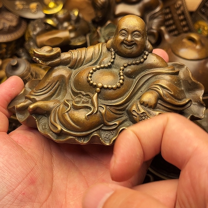 精美铜器做工精湛 