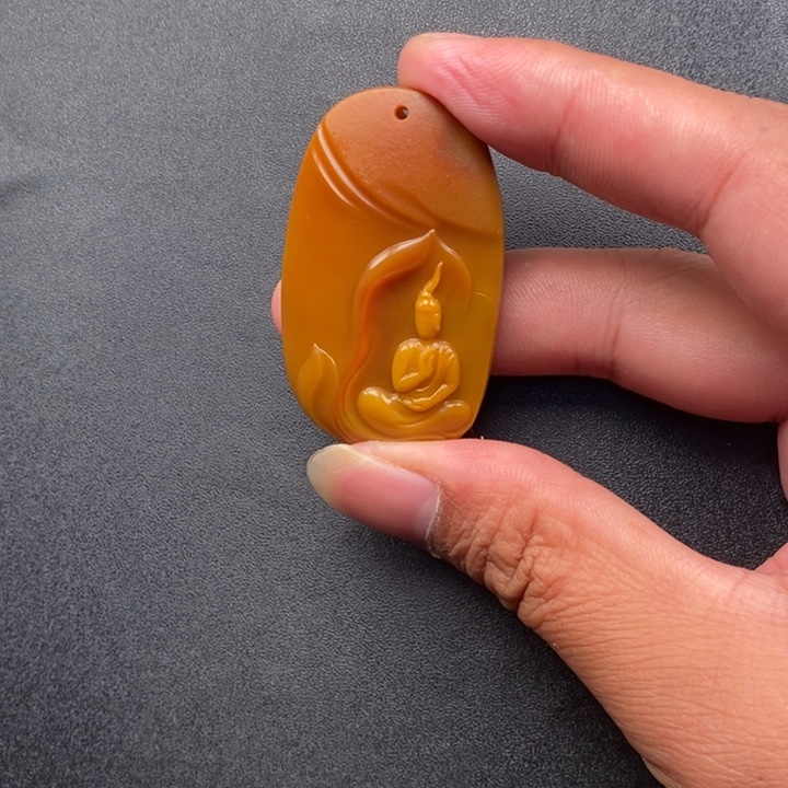 ⺀***丶石英质玉未镶嵌颈饰