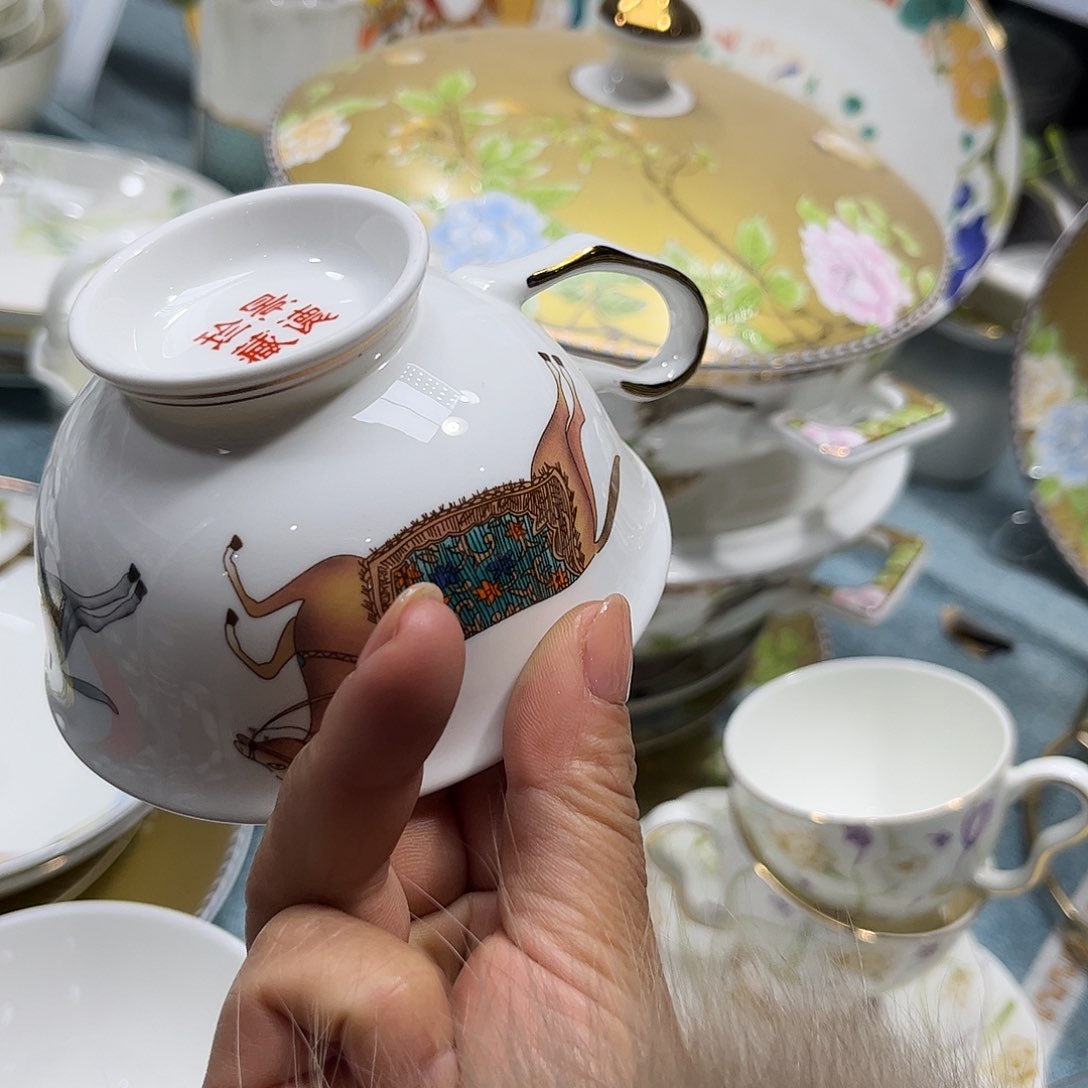 瓷片爱马仕咖啡杯两个